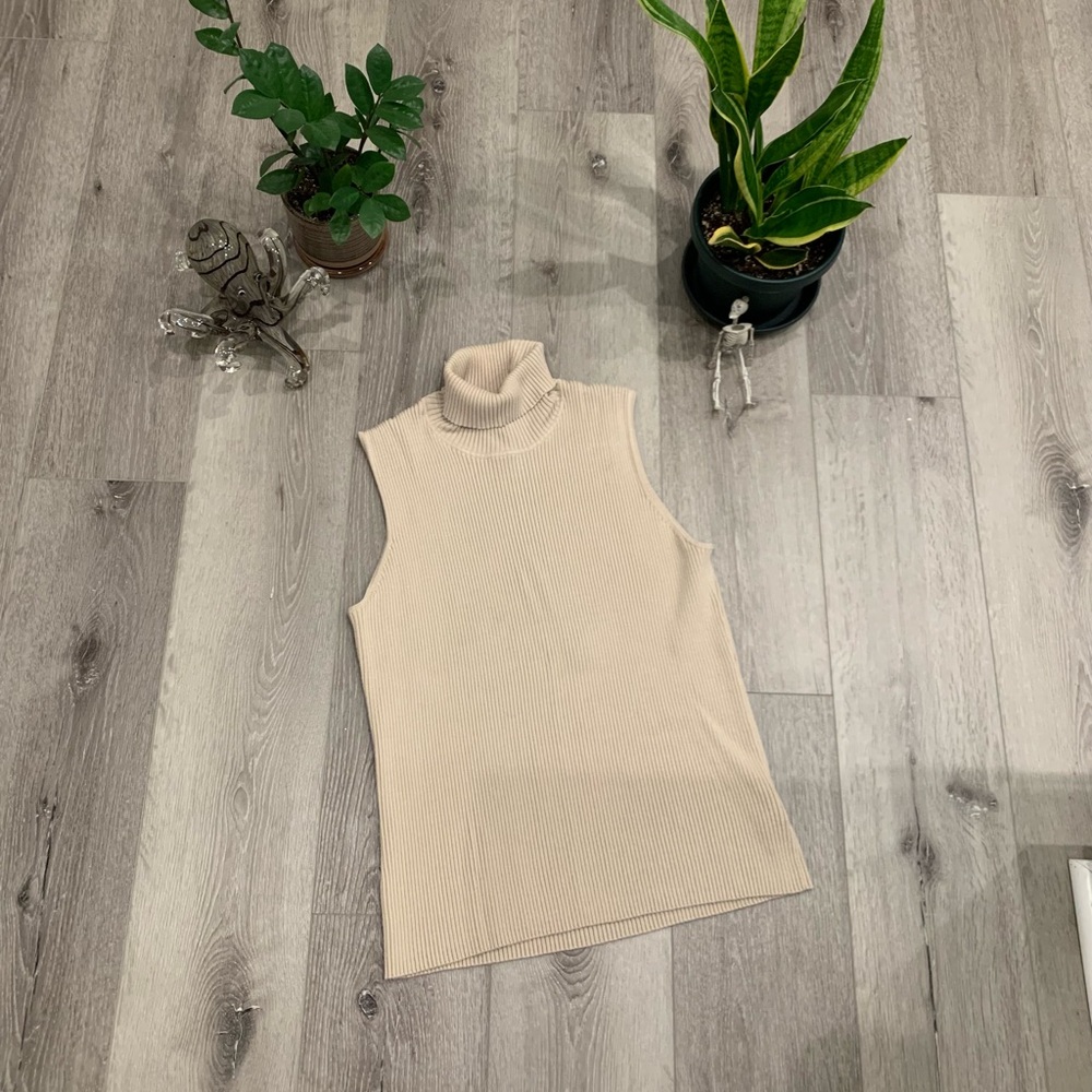 Sleeveless Ribbed Turtleneck Top